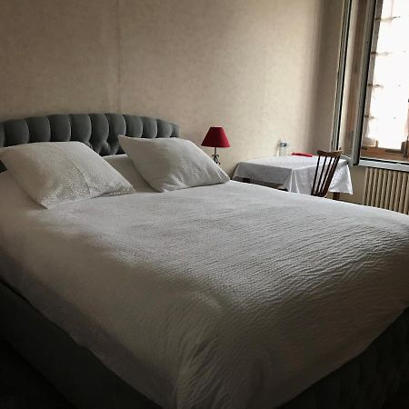 Logis Le Cheval Blanc Hotel Saint-Just  Buitenkant foto